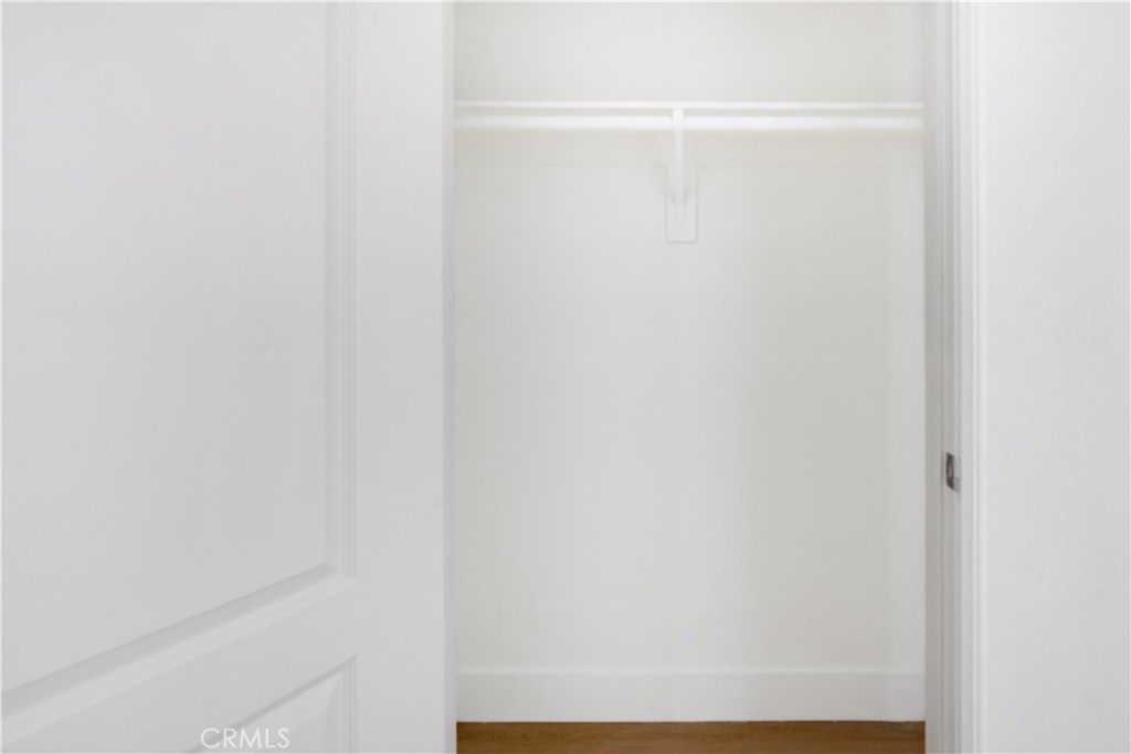 https://media.crmls.org/medias/5c938013-4481-4ed4-a1e2-cf6c2b7ed223.jpg?preset=X-Large