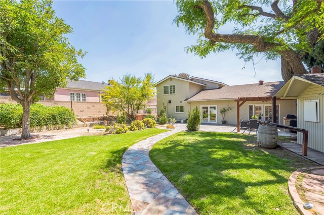 23509 Community Street, West Hills CA: https://media.crmls.org/medias/5c9384f2-c81e-417c-97a8-855136bcb9d3.jpg