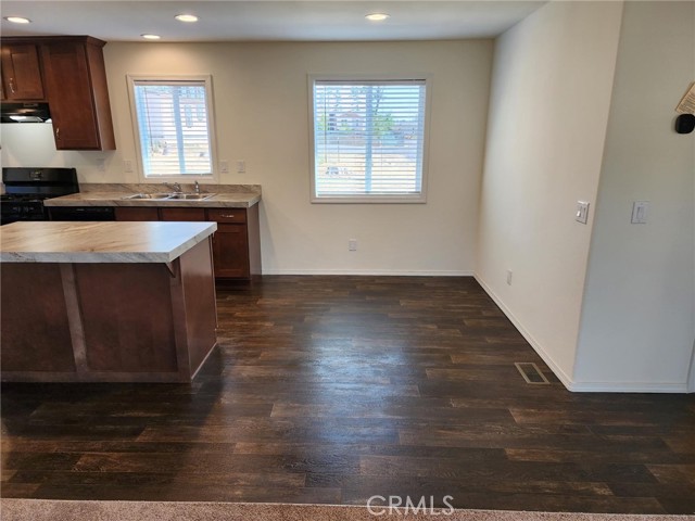 Detail Gallery Image 7 of 31 For 926 Maida Ln, Paradise,  CA 95969 - 2 Beds | 2 Baths