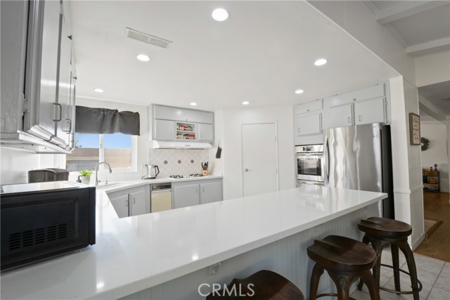 Detail Gallery Image 7 of 61 For 2275 W 25th St #12,  San Pedro,  CA 90732 - 3 Beds | 2 Baths