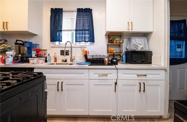 3468 W 71st, Los Angeles CA: https://media.crmls.org/medias/5c953f95-dd0f-4607-90b7-4114a9b80371.jpg