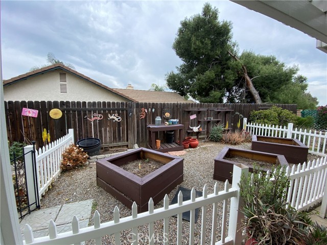 22817 Sweet Pea Circle, Moreno Valley CA: https://media.crmls.org/medias/5c954a3b-7a53-4b71-8788-427dd61e6fab.jpg