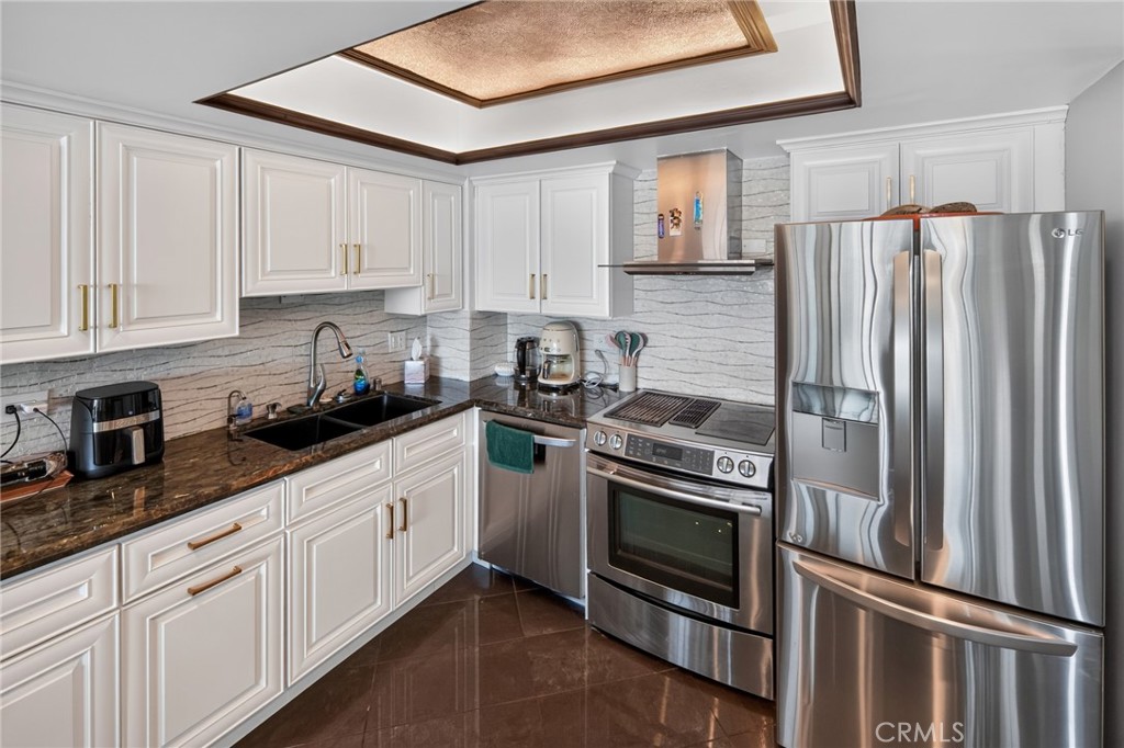 4944 Cass Street - photo 16
