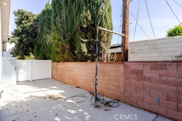 Detail Gallery Image 17 of 18 For 6852 Ranchito Ave, Van Nuys,  CA 91405 - 2 Beds | 2 Baths