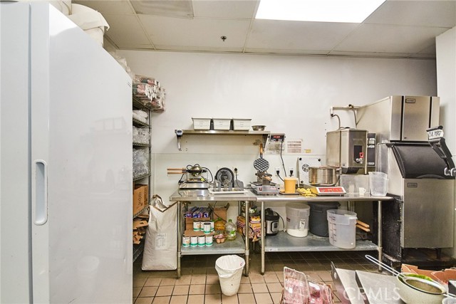 0 400 Disney Way, Anaheim CA: https://media.crmls.org/medias/5c962784-4c3c-4af5-b0e0-5c129921e0e2.jpg