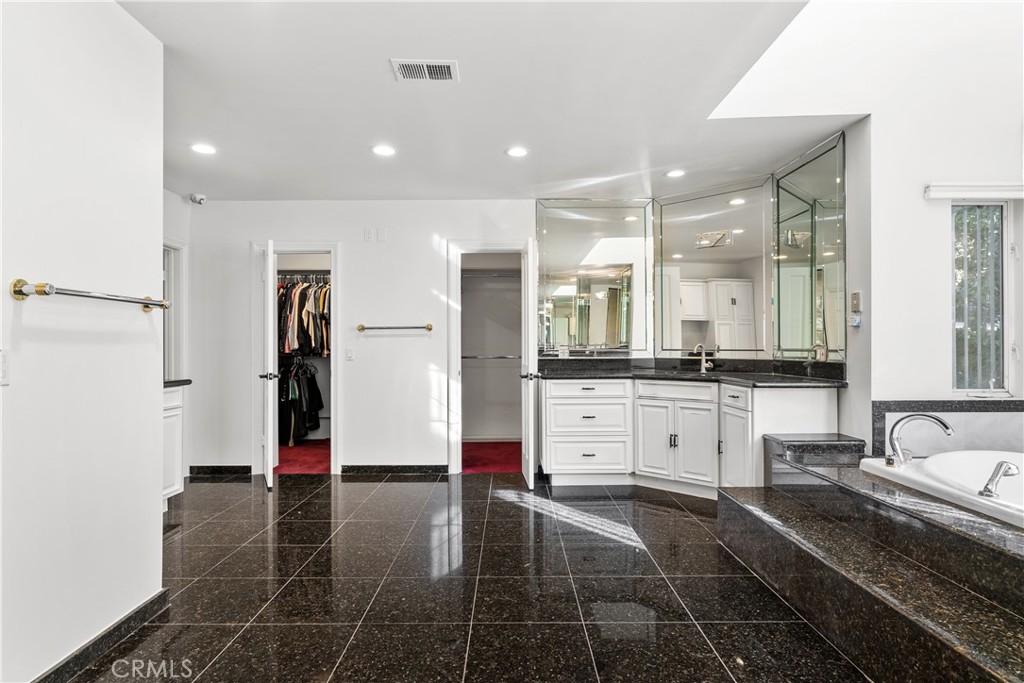 MLS #SR25241192 image #18