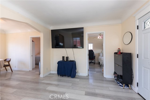 2625 Myrtle Ave, Signal Hill CA: https://media.crmls.org/medias/5c96b589-3b80-46b3-8ea0-e43e135c66fc.jpg