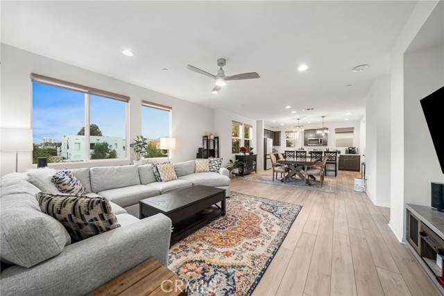 Detail Gallery Image 8 of 34 For 329 N Standard, Santa Ana,  CA 92701 - 4 Beds | 3/1 Baths