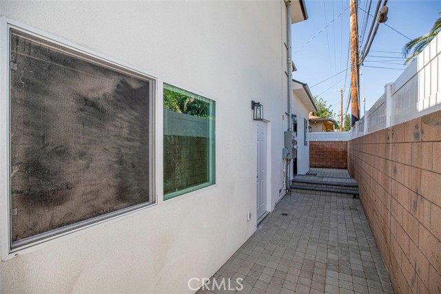 Detail Gallery Image 7 of 63 For 16701 Rinaldi St, Granada Hills,  CA 91344 - 3 Beds | 2/1 Baths