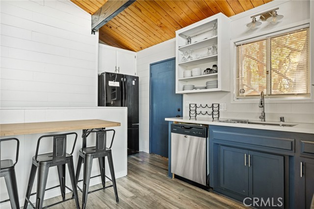 Detail Gallery Image 8 of 42 For 31600 City Creek Rd, Running Springs,  CA 92382 - 3 Beds | 2 Baths