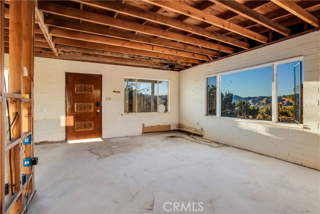 Detail Gallery Image 9 of 32 For 7985 Deer Trl, Yucca Valley,  CA 92284 - 2 Beds | 1 Baths