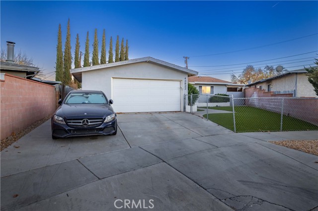 Detail Gallery Image 3 of 31 For 43822 Loneoak Ave, Lancaster,  CA 93534 - 4 Beds | 2 Baths