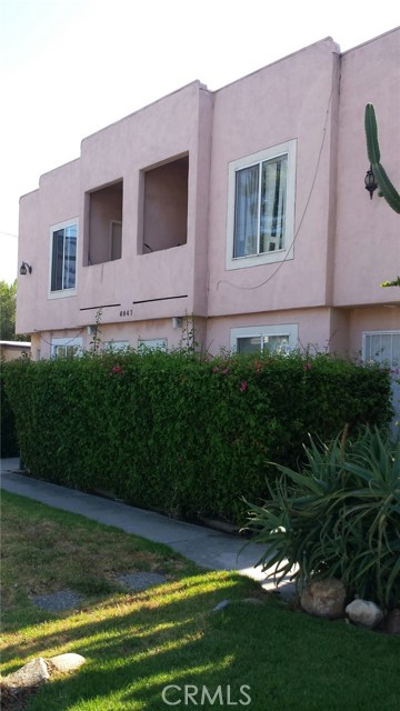 6047 Woodman Avenue photo 4