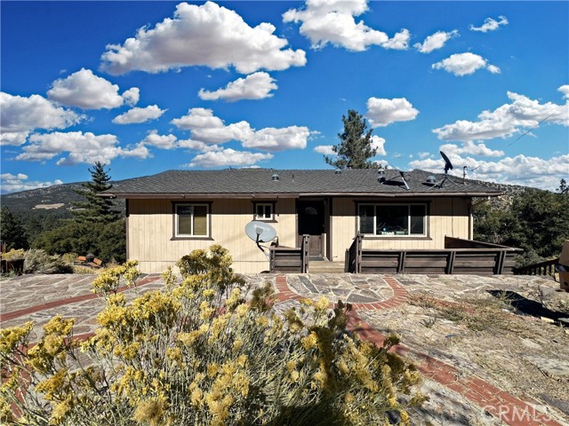Detail Gallery Image 1 of 29 For 2200 St Anton Dr, –,  CA 93222 - 3 Beds | 3 Baths