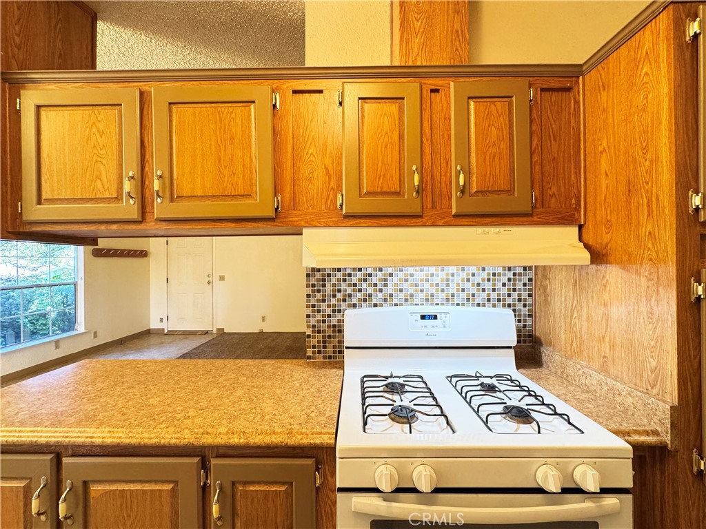 https://media.crmls.org/medias/5c9a80e9-a8c5-4e5b-a1d6-0f4c0bf9e29d.jpg?preset=X-Large