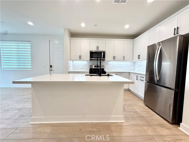 Detail Gallery Image 12 of 31 For 4253 S Sage Paseo, Ontario,  CA 91761 - 3 Beds | 3/1 Baths