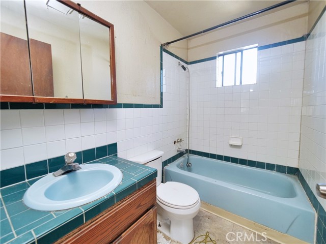 Detail Gallery Image 26 of 36 For 3301 25th Ave, Sacramento,  CA 95820 - 2 Beds | 1/1 Baths