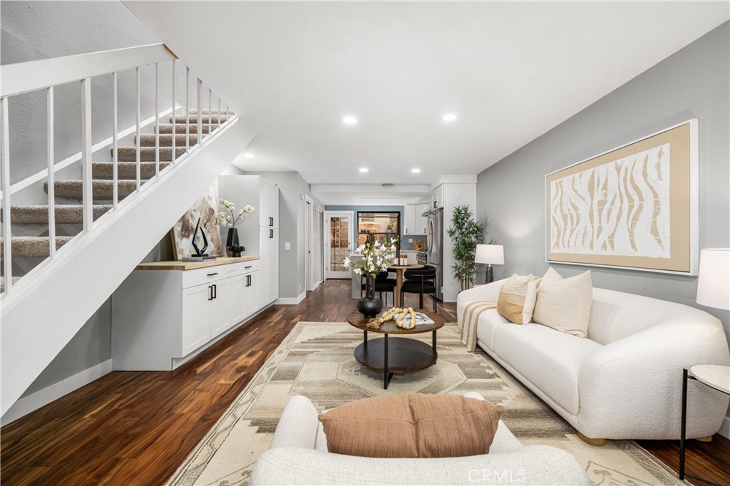 2061 Chatsworth - photo 10
