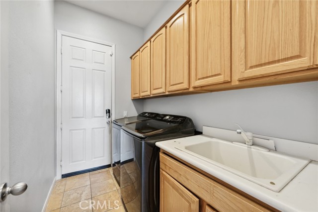 10237 Cotoneaster Street, Apple Valley CA: https://media.crmls.org/medias/5c9bd4f9-2d08-430d-9453-8e3567dd533b.jpg