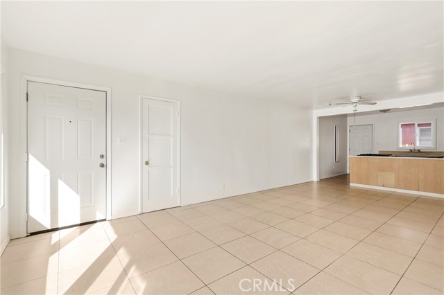 Detail Gallery Image 5 of 32 For 1405 S Broadway, Santa Ana,  CA 92707 - – Beds | – Baths