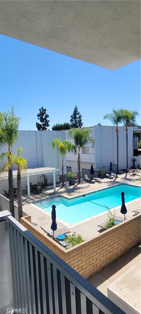 4251 W Sarah Street, Burbank CA: https://media.crmls.org/medias/5c9e0ae3-6d36-43f8-bc44-ed2962cc3082.jpg