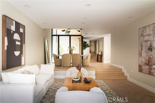 Detail Gallery Image 5 of 34 For 3977 Oeste Ave, Studio City,  CA 91604 - 3 Beds | 2/1 Baths