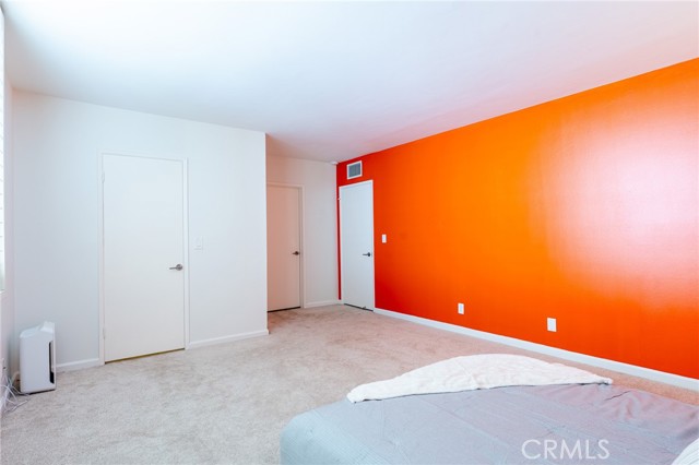 927 N Kings Road, West Hollywood CA: https://media.crmls.org/medias/5c9ece48-1134-49ca-b0cf-3353519a1ab6.jpg