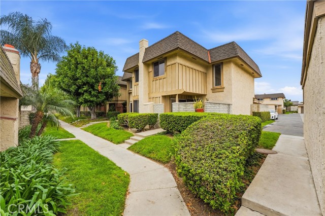 Detail Gallery Image 2 of 30 For 2012 E Figwood Ln, Anaheim,  CA 92806 - 3 Beds | 2/1 Baths