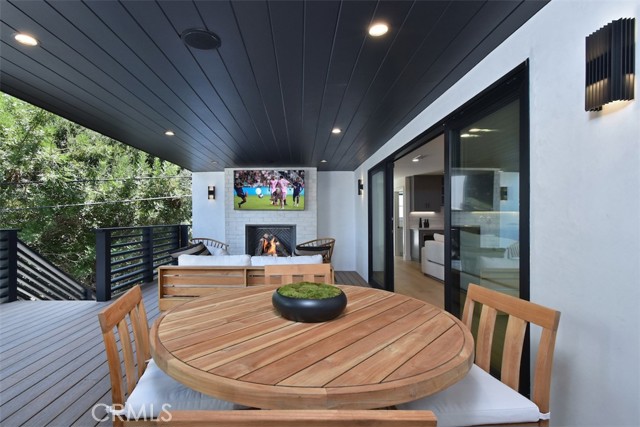 Detail Gallery Image 33 of 68 For 13327 Cheltenham Dr, Sherman Oaks,  CA 91423 - 4 Beds | 5/1 Baths