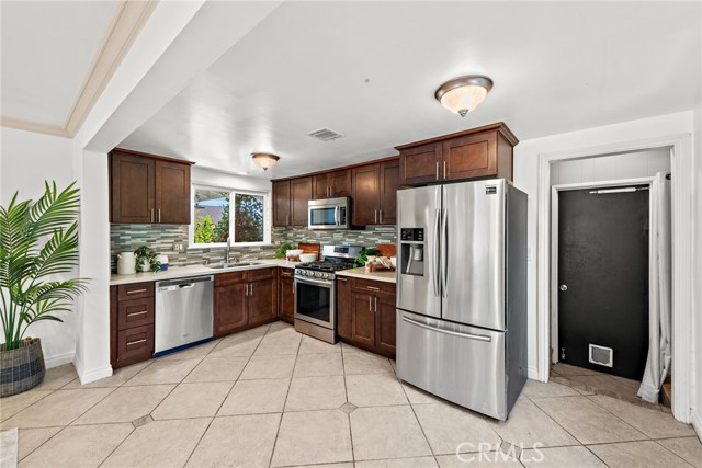 Detail Gallery Image 12 of 26 For 23076 Dune Mear Rd, Lake Forest,  CA 92630 - 4 Beds | 2 Baths