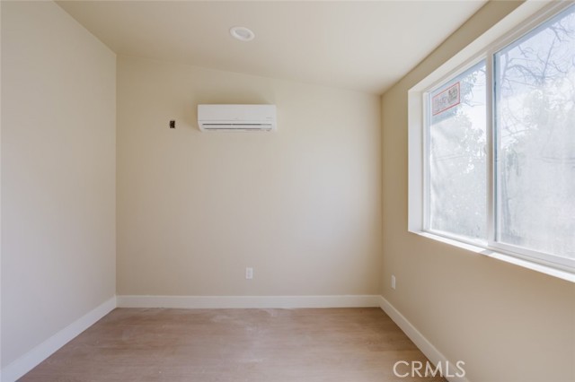 7350 Cozycroft Avenue photo 19