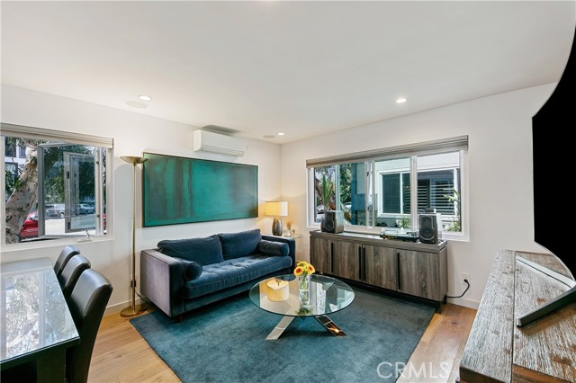 Detail Gallery Image 6 of 41 For 3512 Pacific Ave #2,  Los Angeles,  CA 90292 - 2 Beds | 2 Baths