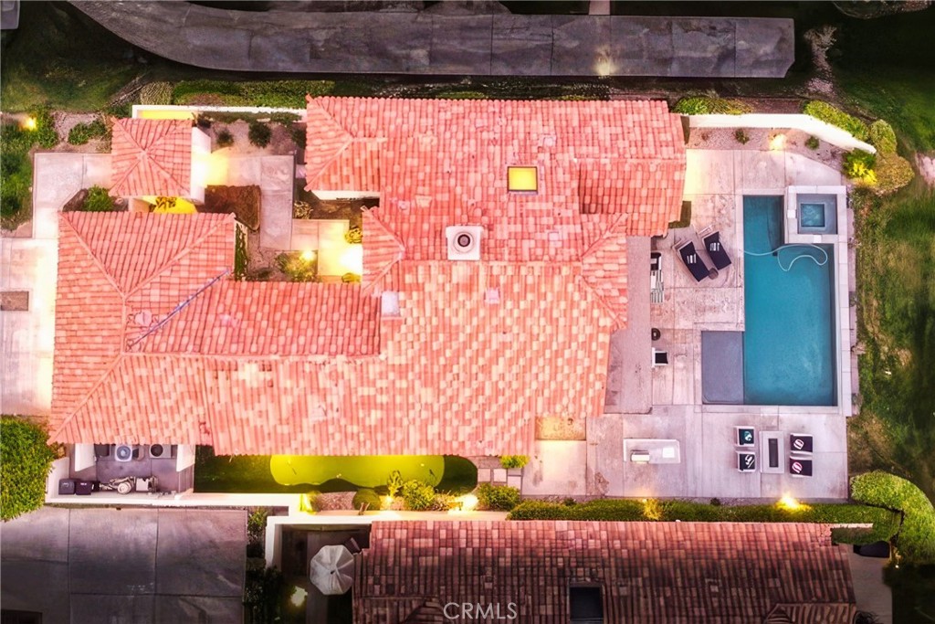 https://media.crmls.org/medias/5ca26aad-7119-49c4-b8f1-3272f1b5d85f.jpg?preset=X-Large