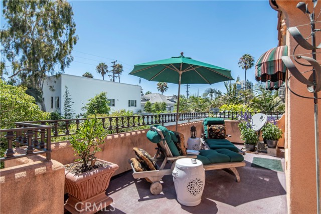 Detail Gallery Image 38 of 57 For 3320 E 1st St, Long Beach,  CA 90803 - 4 Beds | 3/1 Baths