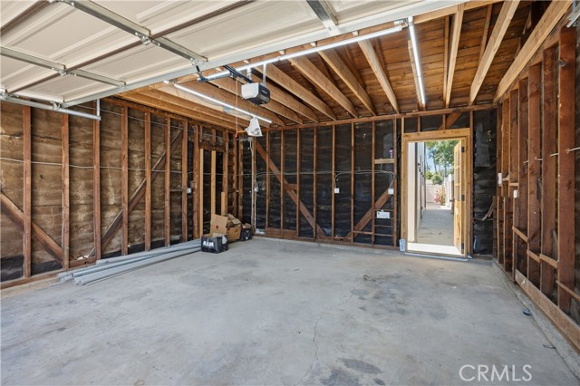 7702 Lasaine Avenue photo 26