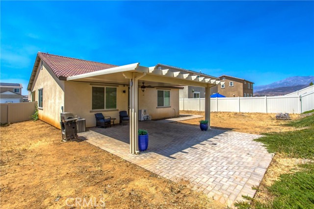 14134 Cerignola Circle, Beaumont CA: https://media.crmls.org/medias/5ca4b83f-e4f7-42bf-bc5e-af3186331e7e.jpg