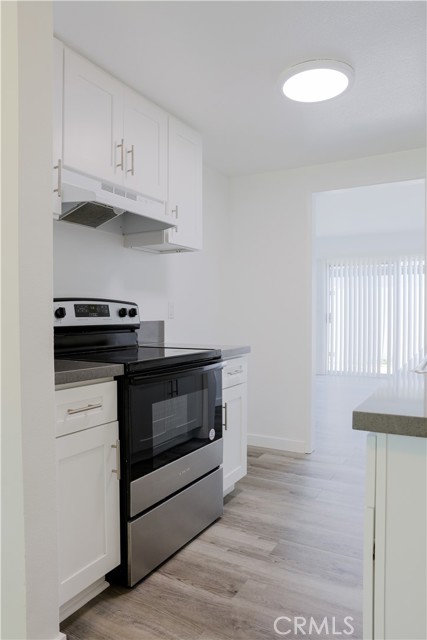 Detail Gallery Image 10 of 33 For 2709 S Baker St, Santa Ana,  CA 92707 - 2 Beds | 1/1 Baths