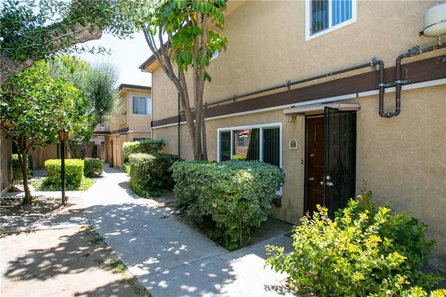 7301 Lennox Avenue, C07 photo 3