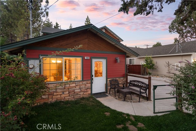 Detail Gallery Image 6 of 45 For 209 W Meadow Ln, Big Bear City,  CA 92314 - 3 Beds | 2 Baths