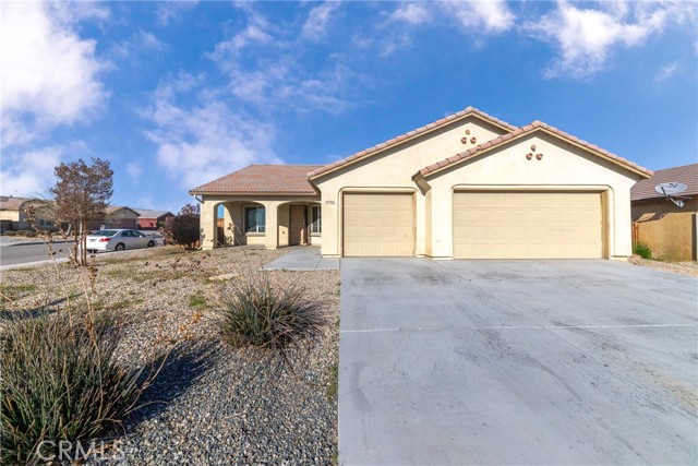 Detail Gallery Image 1 of 47 For 15706 Basin Ln, Victorville,  CA 92394 - 4 Beds | 2 Baths