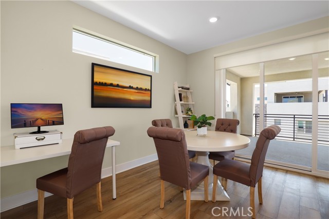 Detail Gallery Image 23 of 38 For 27512 Golden Currant Pl, Valencia,  CA 91381 - 4 Beds | 4 Baths