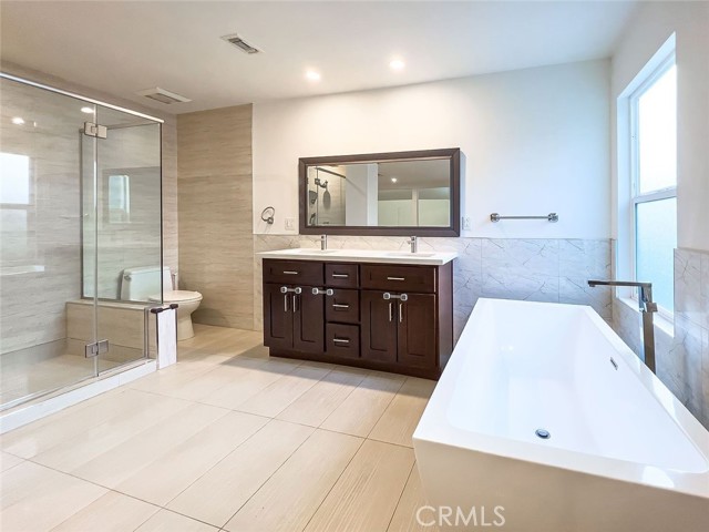12585 Byron Avenue, Granada Hills CA: https://media.crmls.org/medias/5ca95ae7-14ba-4ab6-91bd-494ac28734a4.jpg