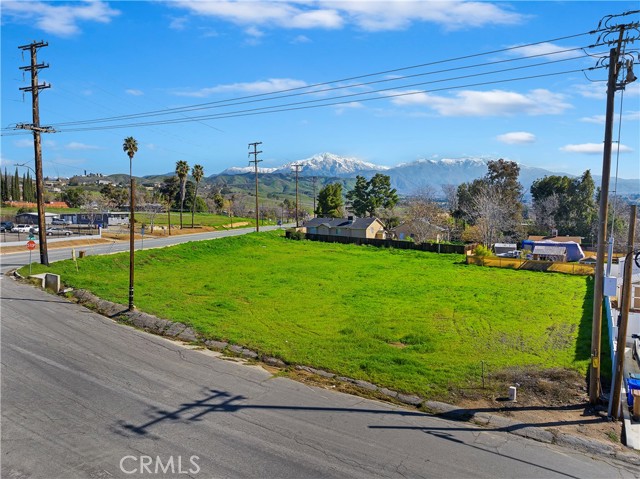 Detail Gallery Image 2 of 12 For 31951 Yucaipa Bld, Yucaipa,  CA 92399 - – Beds | – Baths