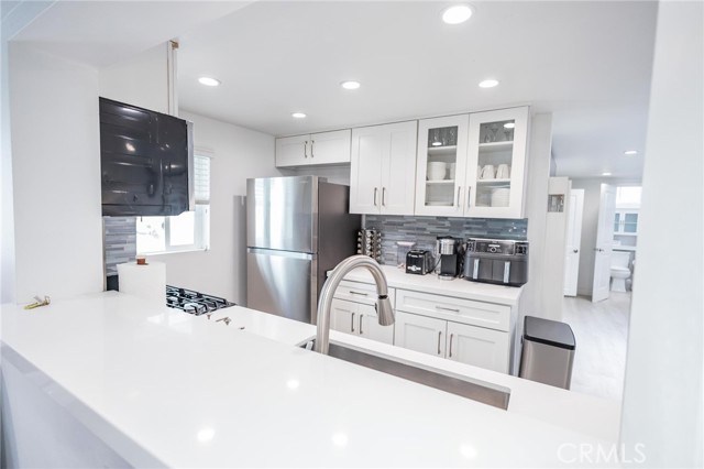 Detail Gallery Image 7 of 22 For 1825 W Balboa, Newport Beach,  CA 92663 - 2 Beds | 1 Baths