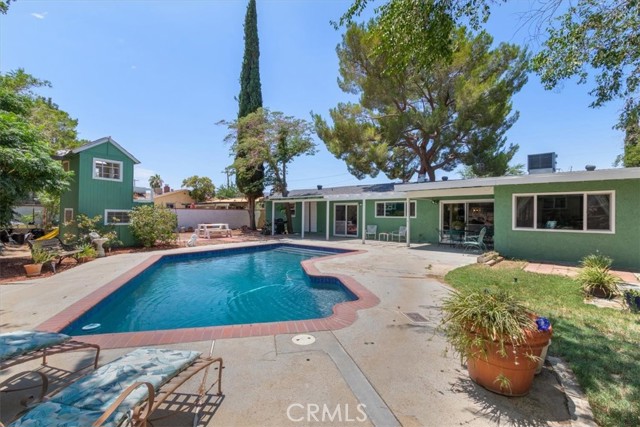 4817 Quartz Hill Rd, Quartz Hill CA: https://media.crmls.org/medias/5ca9cda7-a725-44e4-96f4-3861880f432b.jpg