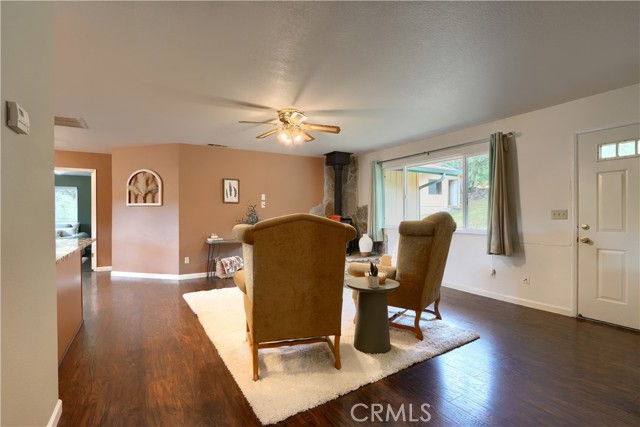 Detail Gallery Image 9 of 49 For 51864 Mountain Quail Pl, Oakhurst,  CA 93644 - 3 Beds | 2 Baths