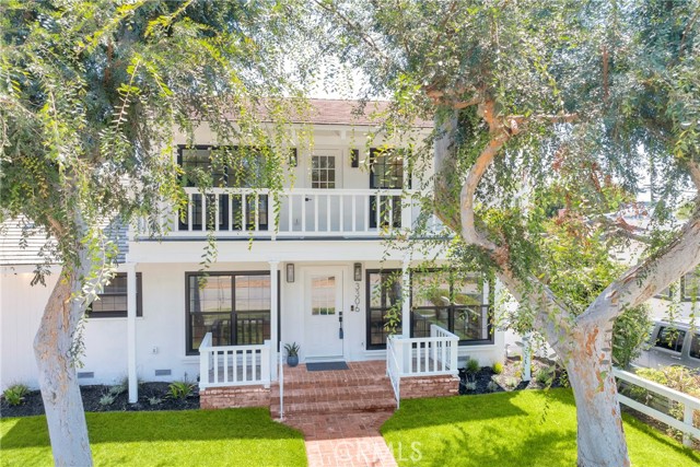 3306 San Anseline Avenue, Long Beach CA: https://media.crmls.org/medias/5caa55a9-a403-4477-b7aa-259f6dd292ff.jpg
