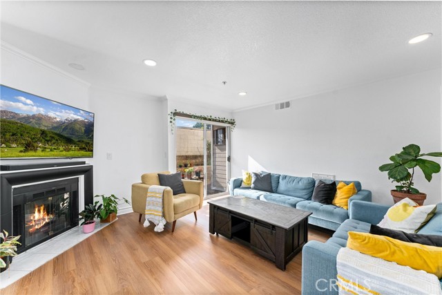 Detail Gallery Image 7 of 27 For 318 N Adams St #103,  Glendale,  CA 91206 - 2 Beds | 2 Baths