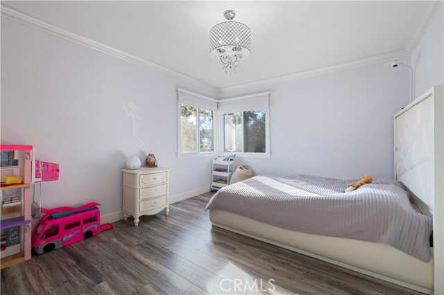 Detail Gallery Image 9 of 17 For 9434 Mclennan, Northridge,  CA 91343 - 3 Beds | 2 Baths