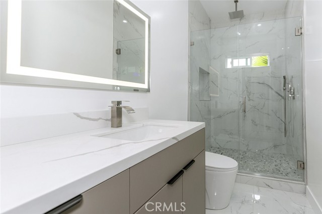 15009 Wyandotte Street, Van Nuys CA: https://media.crmls.org/medias/5cab3eca-1de4-4e6d-a3d1-43f01fb82a6b.jpg